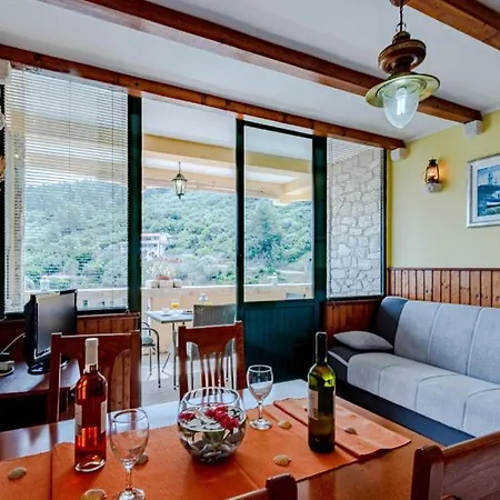 Daire Djoni 1 By Guide Blato (Korcula)