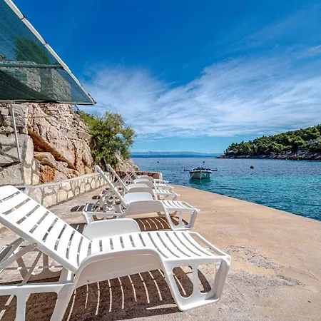 Daire Djoni 1 By Guide Blato (Korcula)